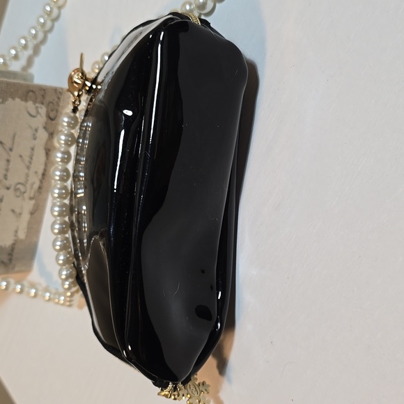 Chanel Pouch with Pearl Strap Plus... B27 - Picture 4 of 8